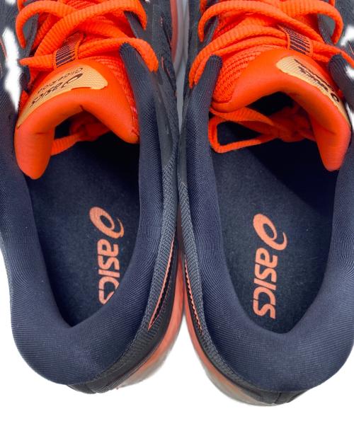 asics（アシックス）asics (アシックス) asics　ランニングシューズ ブラック×オレンジ サイズ:26.5の古着・服飾アイテム