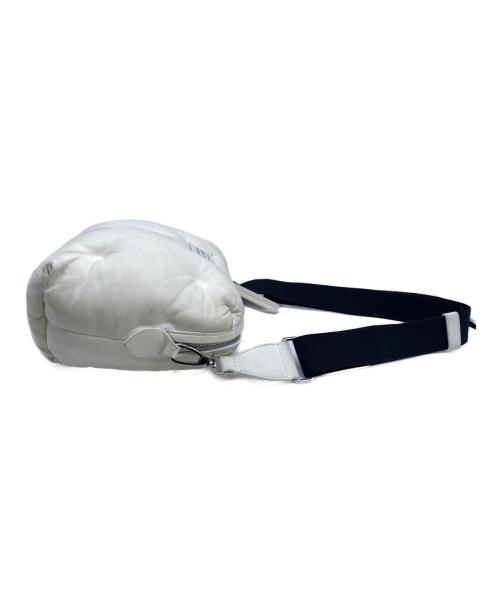 Maison Margiela（メゾンマルジェラ）Maison Margiela (メゾンマルジェラ) Maison Margiela　グラム スラム ショルダーバッグ ホワイト×ブラックの古着・服飾アイテム