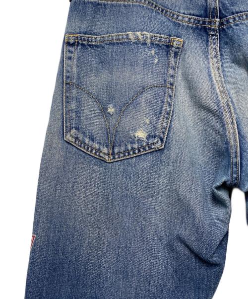 Hysteric Glamour（ヒステリックグラマー）Hysteric Glamour (ヒステリックグラマー) Hysteric Glamour　ステッカー プリント スリム ストレート デニム パンツ インディゴ サイズ:73.5（W29）の古着・服飾アイテム