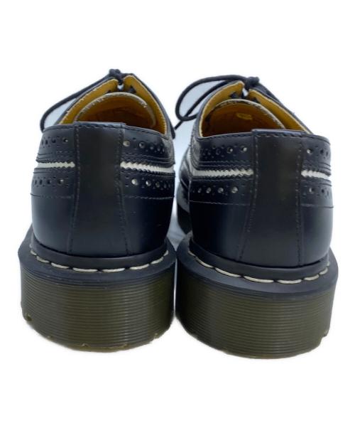 Dr.Martens（ドクターマーチン）Dr.Martens (ドクターマーチン) ウィングチップシューズ ホワイト×ブラック サイズ:US10の古着・服飾アイテム