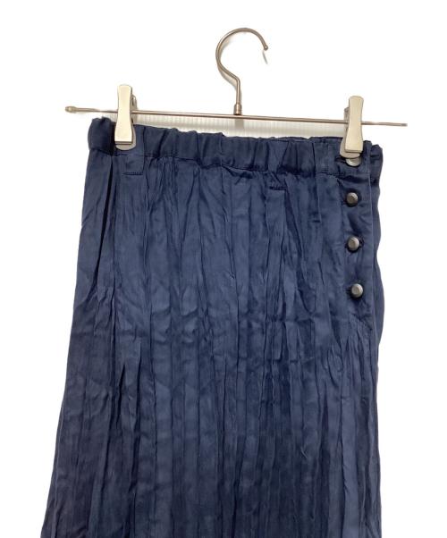 ISSEY MIYAKE FETE（イッセイミヤケフェット）ISSEY MIYAKE FETE (イッセイミヤケフェット) スカート ネイビー サイズ:02の古着・服飾アイテム
