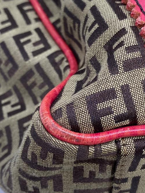 FENDI（フェンディ）FENDI (フェンディ) ハンドバッグ ブラウン×ピンクの古着・服飾アイテム