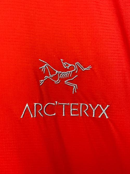 ARC'TERYX（アークテリクス）ARC'TERYX (アークテリクス) 中綿ジャケット レッド サイズ:Mの古着・服飾アイテム