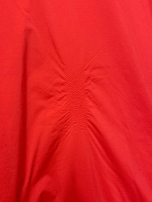 ARC'TERYX（アークテリクス）ARC'TERYX (アークテリクス) 中綿ジャケット レッド サイズ:Mの古着・服飾アイテム