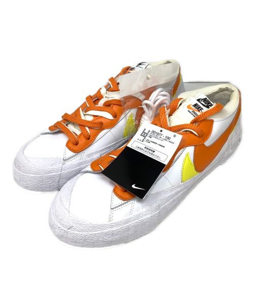 NIKE（ナイキ）NIKE (ナイキ) sacai (サカイ) ローカットスニーカー ホワイト×オレンジ サイズ:28.5 未使用品の古着・服飾アイテム