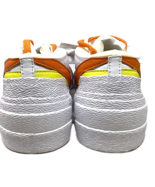 NIKE（ナイキ）NIKE (ナイキ) sacai (サカイ) ローカットスニーカー ホワイト×オレンジ サイズ:28.5 未使用品の古着・服飾アイテム