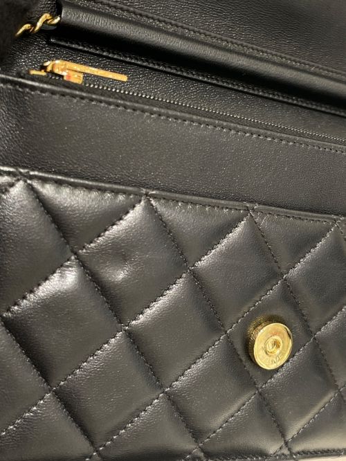 CHANEL（シャネル）CHANEL (シャネル) チェーンウォレット ブラック×ゴールドの古着・服飾アイテム