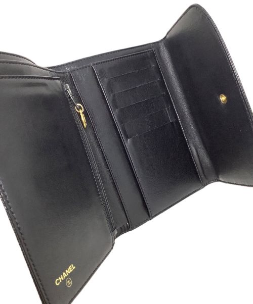 CHANEL（シャネル）CHANEL (シャネル) 3つ折り財布　CHANEL（シャネル）　キャビアスキン ブラックの古着・服飾アイテム