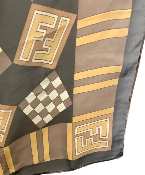 FENDI（フェンディ）FENDI (フェンディ) スカーフ FENDI（フェンディ）　ズッカ柄 ブラック×ブラウンの古着・服飾アイテム