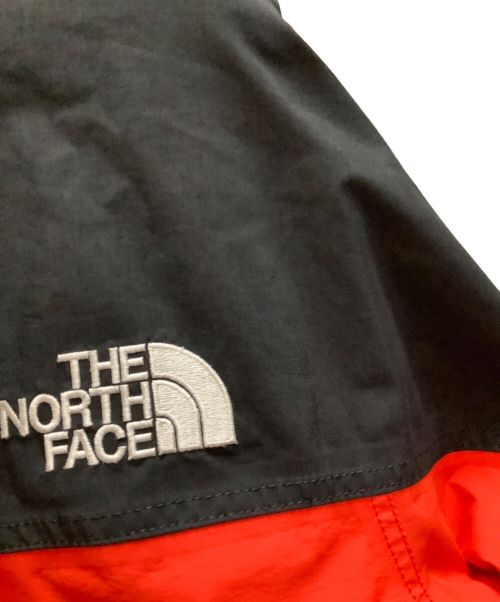 THE NORTH FACE（ザ ノース フェイス）THE NORTH FACE (ザ ノース フェイス) Mountain Light Jacket  NP11834 レッド×ブラック サイズ:Ｌの古着・服飾アイテム