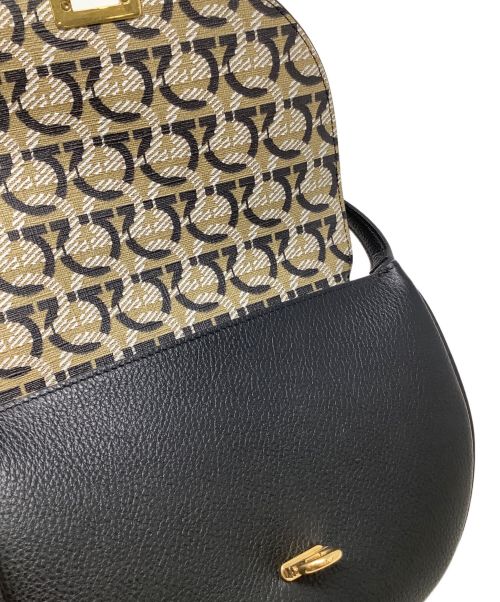 Salvatore Ferragamo（サルヴァトーレ フェラガモ）Salvatore Ferragamo (サルヴァトーレ フェラガモ) ショルダーバッグ　Salvatore Ferragamo（サルヴァトーレフェラガモ）21I333 ブラックの古着・服飾アイテム