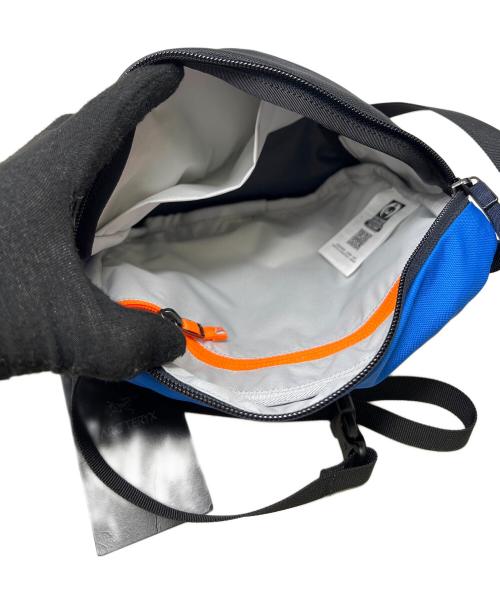 ARC'TERYX（アークテリクス）ARC'TERYX (アークテリクス) BEAMS (ビームス) ショルダーバッグ　ARC'TERYX（アークテリクス）BEAMS（ビームス） ブラック×ブルー 未使用品の古着・服飾アイテム