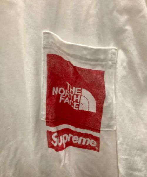 THE NORTH FACE（ザ ノース フェイス）THE NORTH FACE (ザ ノース フェイス) SUPREME (シュプリーム) 半袖カットソー　THE NORTH FACE（ノースフェイス） Supreme（シュプリーム）　NT02309I ホワイト×レッド サイズ:XLの古着・服飾アイテム