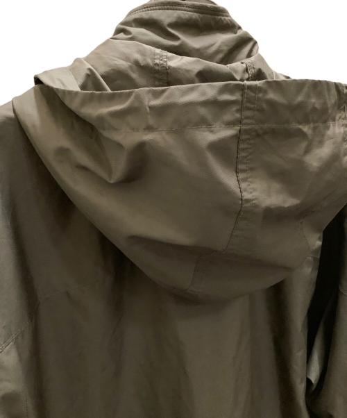 NIKE（ナイキ）NIKE (ナイキ) マウンテンパーカー　NIKE（ナイキ） ブラウン サイズ:Ｍの古着・服飾アイテム