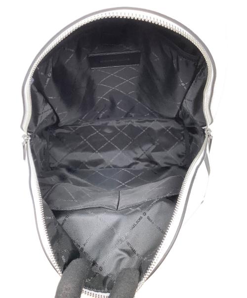 MICHAEL KORS（マイケル・コース）MICHAEL KORS (マイケルコース) デイパック MICHAEL KORS(マイケルコース) 37F3COLB2U COOPER ホワイト×ブラックの古着・服飾アイテム