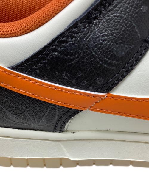 NIKE（ナイキ）NIKE (ナイキ) ローカットスニーカー Dunk Low PRM　NIKE（ナイキ） DD3357-100 ホワイト×ブラック×オレンジ サイズ:27.5の古着・服飾アイテム
