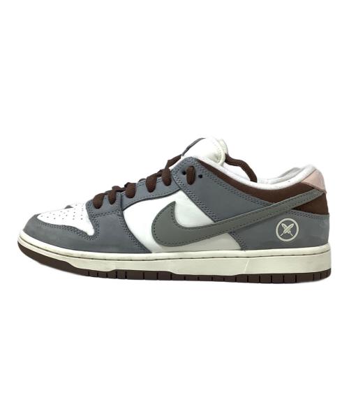 NIKE SB（ナイキエスビー）NIKE SB (ナイキエスビー) DUNK LOW PRO QS　NIKE SB（ナイキエスビー）掘米　雄斗 グレー×ホワイト サイズ:27.5の古着・服飾アイテム
