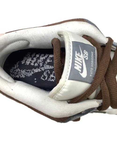 NIKE SB（ナイキエスビー）NIKE SB (ナイキエスビー) DUNK LOW PRO QS　NIKE SB（ナイキエスビー）掘米　雄斗 グレー×ホワイト サイズ:27.5の古着・服飾アイテム