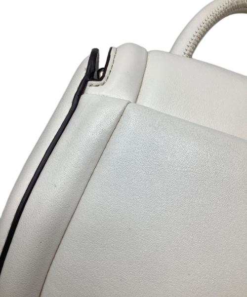 Kate Spade（ケイトスペード）Kate Spade (ケイトスペード) クロスボディ　Kate Spade（ケイトスペード）　パフィートップハンドル ホワイトの古着・服飾アイテム