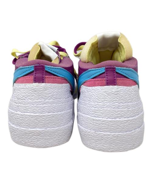 NIKE（ナイキ）NIKE (ナイキ) sacai (サカイ) KAWS (カウズ) スニーカー　NIKE（ナイキ）　sacai（サカイ）　KAWS（カウズ）　BLAZER LOW 　DM7901-500 パープル サイズ:28.5 未使用品の古着・服飾アイテム