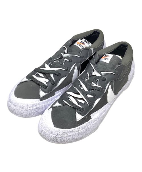 NIKE（ナイキ）NIKE (ナイキ) sacai (サカイ) スニーカー　NIKE（ナイキ）　sacai（サカイ）　BLAZER LOW　DD1877-002 グレー サイズ:28.5 未使用品の古着・服飾アイテム