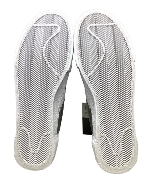 NIKE（ナイキ）NIKE (ナイキ) sacai (サカイ) スニーカー　NIKE（ナイキ）　sacai（サカイ）　BLAZER LOW　DD1877-002 グレー サイズ:28.5 未使用品の古着・服飾アイテム