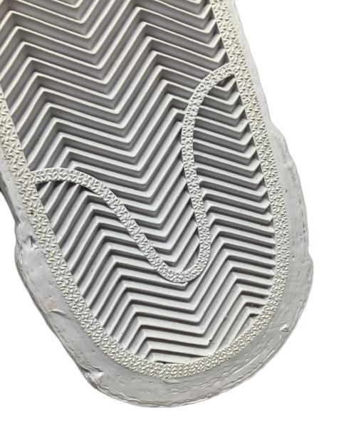 NIKE（ナイキ）NIKE (ナイキ) sacai (サカイ) スニーカー　NIKE（ナイキ）　sacai（サカイ）　BLAZER LOW　DD1877-002 グレー サイズ:28.5 未使用品の古着・服飾アイテム