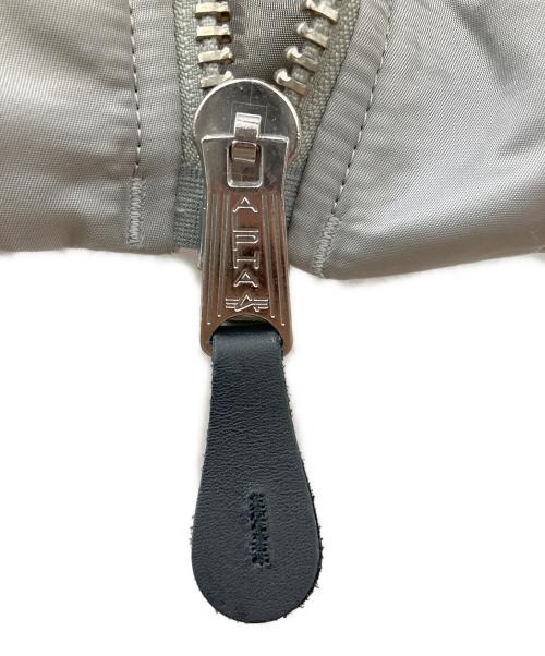 ALPHA INDUSTRIES（アルファインダストリーズ）ALPHA INDUSTRIES (アルファインダストリーズ) MA-1ジャケット　ALPHA INDUSTRIES（アルファインダストリーズ）　TA0424-070 グレー サイズ:Lの古着・服飾アイテム