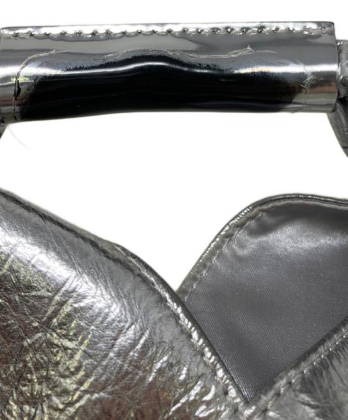 MM6 Maison Margiela（エムエムシックスメゾンマルジェラ）MM6 Maison Margiela (エムエムシックスメゾンマルジェラ) ハンドバッグ　MM6 Maison Margiela（エムエムシックスメゾンマルジェラ）　P5548 シルバーの古着・服飾アイテム