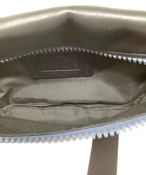 COACH（コーチ）COACH (コーチ) DISNEY (ディズニー) ボディバッグ COACH×Disney エンボスシグネチャー 3328 レッド×ベージュの古着・服飾アイテム