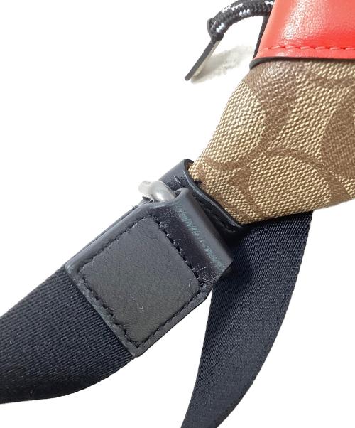 COACH（コーチ）COACH (コーチ) DISNEY (ディズニー) ボディバッグ COACH×Disney エンボスシグネチャー 3328 レッド×ベージュの古着・服飾アイテム