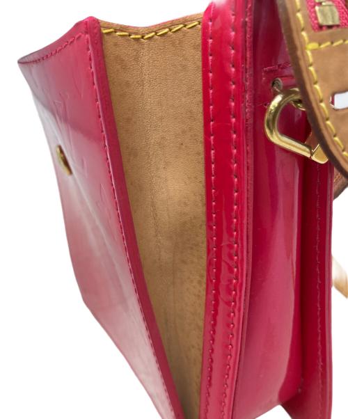 LOUIS VUITTON（ルイ ヴィトン）LOUIS VUITTON (ルイ ヴィトン) ショルダーバッグ　LOUIS VUITTON（ルイ ヴィトン）　M91137　ヴェルニ　モット　ルージュ ルージュの古着・服飾アイテム