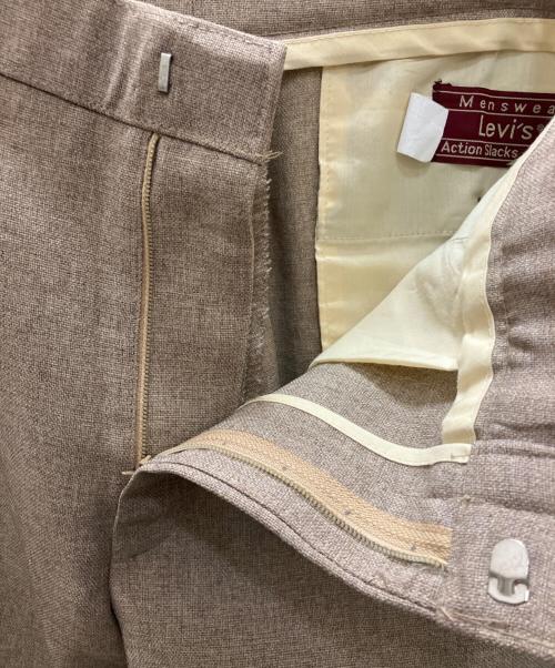 LEVI'S（リーバイス）LEVI'S (リーバイス) アクションスラックスパンツ ベージュ サイズ:表記無しの古着・服飾アイテム
