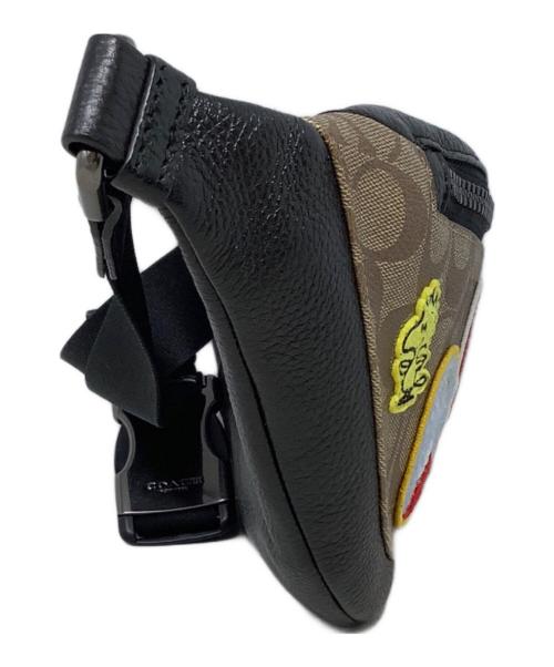 COACH（コーチ）COACH (コーチ) PEANUTS (ピーナッツ) ボディバッグ　COACH（コーチ）　PEANUTS　C4028　シグネチャー ブラウンの古着・服飾アイテム