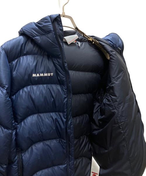 MAMMUT（マムート）MAMMUT (マムート) Gravity Insulation Hooded Jacket AF Men（グラビティ インサレーション フーデッド ジャケット アジアンフィット メンズ） ネイビー サイズ:EU:S/US:S/ASIA:Mの古着・服飾アイテム