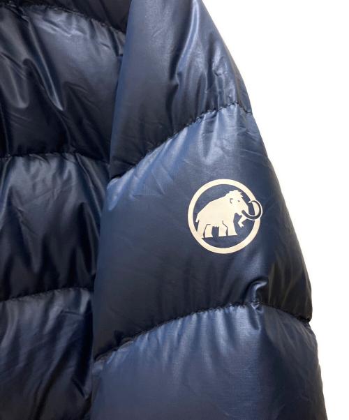 MAMMUT（マムート）MAMMUT (マムート) Gravity Insulation Hooded Jacket AF Men（グラビティ インサレーション フーデッド ジャケット アジアンフィット メンズ） ネイビー サイズ:SIZE Mの古着・服飾アイテム