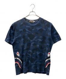 A BATHING APE（ア ベイシング エイプ）の古着「COLOR CAMO SHARK TE」｜ネイビー
