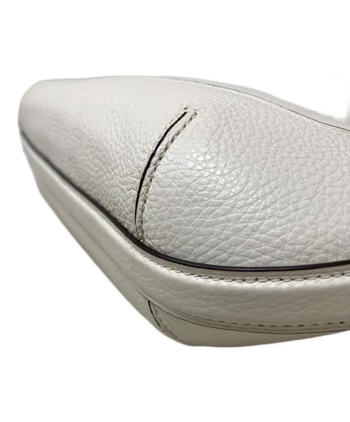 COACH（コーチ）COACH (コーチ) ペブルド レザー アンバー ホーボー アイボリーの古着・服飾アイテム