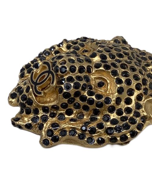 CHANEL（シャネル）CHANEL (シャネル) ライオンモチーフブローチ ゴールド×ブラックの古着・服飾アイテム