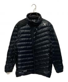 OAKLEY（オークリー）の古着「グレイスフルダウンジャケット スカル刺繍」｜ブラック