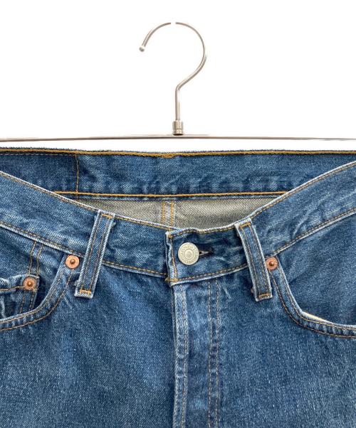 LEVI'S（リーバイス）LEVI'S (リーバイス) 90sデニムパンツ　LEVI'S（リーバイス）　501　95年製 インディゴ サイズ:78.5cm（W31）の古着・服飾アイテム