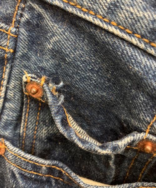 LEVI'S（リーバイス）LEVI'S (リーバイス) 90sデニムパンツ　LEVI'S（リーバイス）　501　95年製 インディゴ サイズ:78.5cm（W31）の古着・服飾アイテム