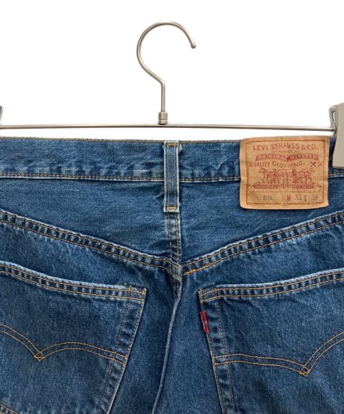 LEVI'S（リーバイス）LEVI'S (リーバイス) 90sデニムパンツ　LEVI'S（リーバイス）　501　95年製 インディゴ サイズ:78.5cm（W31）の古着・服飾アイテム