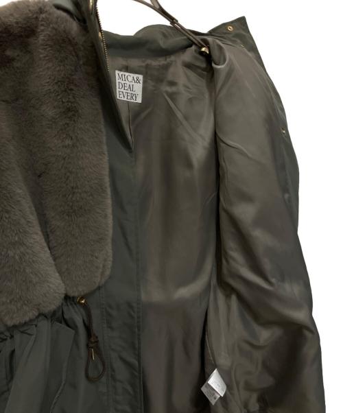 MICA&DEAL（マイカアンドディール）MICA&DEAL (マイカアンドディール) フーデッドファードッキングコート カーキ サイズ:SIZE FREEの古着・服飾アイテム