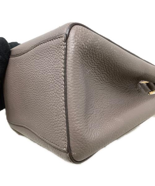 TORY BURCH（トリーバーチ）TORY BURCH (トリーバーチ) 2WAYバッグ　TORY BURCH（トリーバーチ）　74956　マックグロースモールバケットバッグ グレーの古着・服飾アイテム