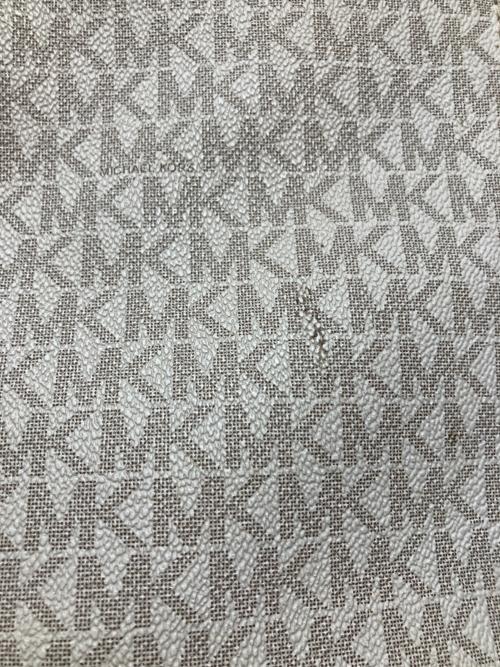 MICHAEL KORS（マイケル・コース）MICHAEL KORS (マイケル・コース) マイケルコース バッグ MICHAEL KORS コーティングキャンバス ホワイト×ベージュの古着・服飾アイテム