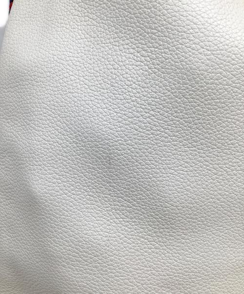 GUCCI（グッチ）GUCCI (グッチ) ロゴプリント スモールドローストリングバッグ　GUCCI（グッチ）　	494053　525040 ホワイトの古着・服飾アイテム