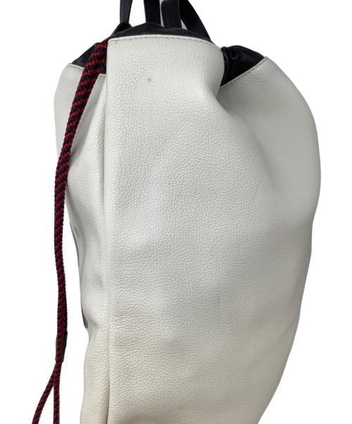 GUCCI（グッチ）GUCCI (グッチ) ロゴプリント スモールドローストリングバッグ　GUCCI（グッチ）　	494053　525040 ホワイトの古着・服飾アイテム