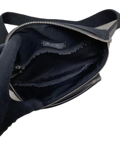 A.P.C.（アーペーセー）A.P.C. (アーペーセー) ボディバッグ　A.P.C.（アーペーセー） ブラックの古着・服飾アイテム