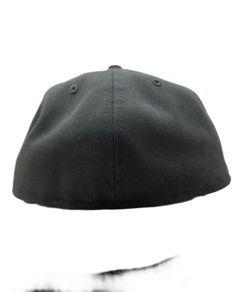 New Era × stussy（ニューエラ×ストゥーシー）New Era × stussy (ニューエラ×ストゥーシー) キャップ ブラック サイズ:7　３/８の古着・服飾アイテム